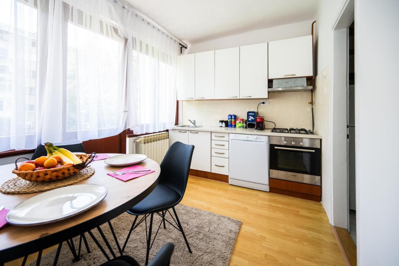 Cozy One-Bedroom Apartment Near City Center SJJ Esterno foto