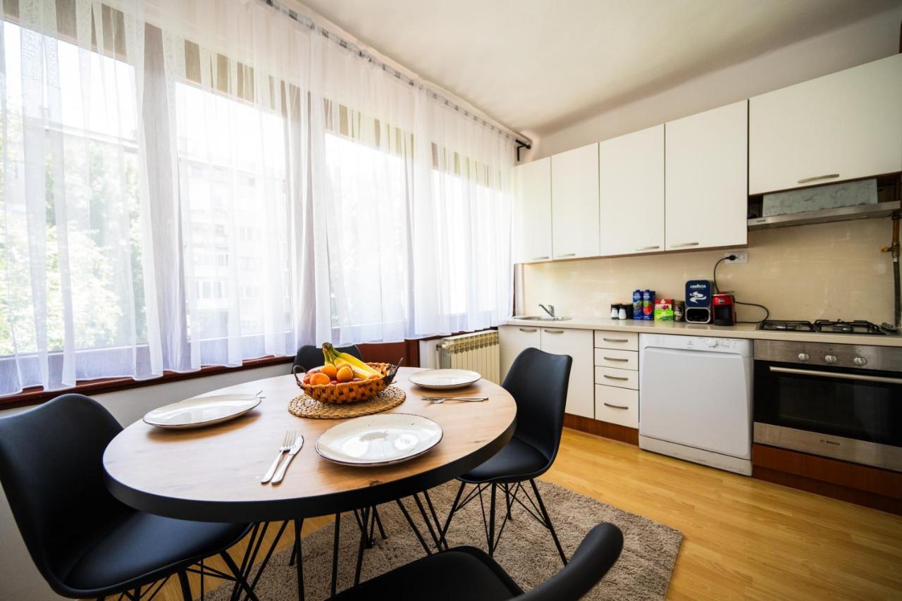 Cozy One-Bedroom Apartment Near City Center SJJ Esterno foto